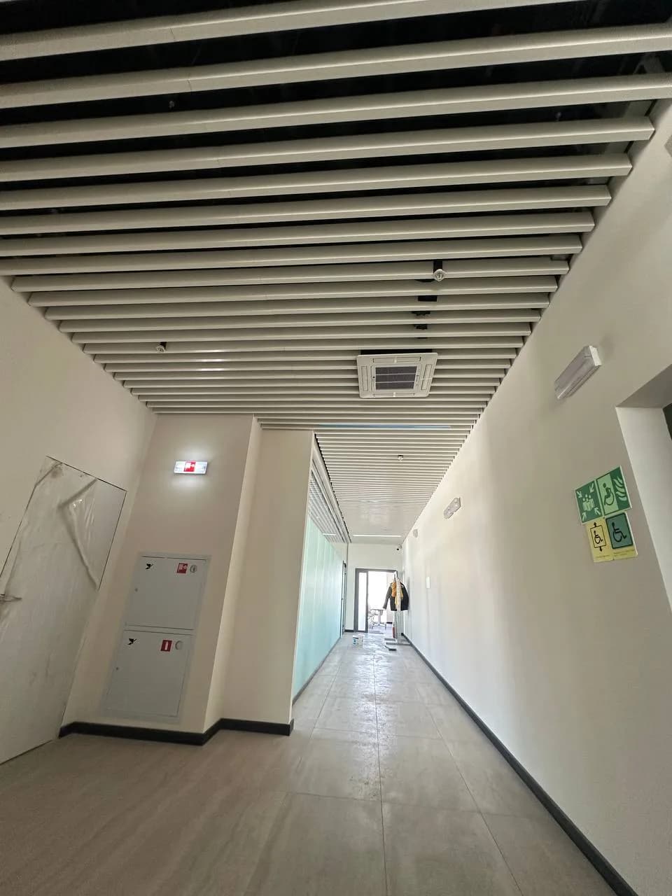 Кубообразная рейка Cube на объекте МГУ: 3000 м² коридоров образовательного кластера